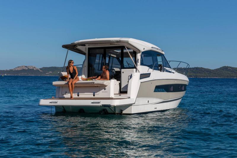 NC 37 | Bateau à moteur 11.9m | Jeanneau