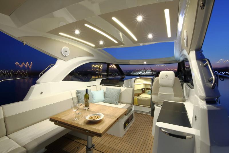 Leader 33 | Bateau à moteur 10.56m | Jeanneau